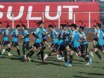 Pemain-Sulut-United-FC-saat-menjalani-latihan-jelang-bergulirnya-kompetisi-Liga-2-2023-2024.jpg