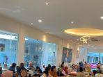 Pengunjung-memadati-area-makan-di-Muso-Art-Cafe-di-Ruko-Palm-Spring-Batam-Center-Batam.jpg
