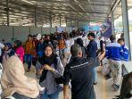Penumpang-KM-Kelud-memadati-pintu-keberangkatan-pelabuhan-Bintang-99-Batu-Ampar-Batam.jpg