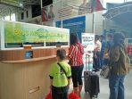 Penumpang-membeli-pass-di-Pelabuhan-Domestik-Karimun.jpg