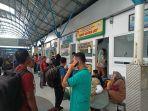 Penumpang-yang-memadati-Pelabuhan-Domestik-Tanjung-Balai-Karimun-belum-lama-ini.jpg
