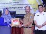 Penyerahan-Bendera-Merah-Putih-Oleh-Bapak-Sekretaris.jpg