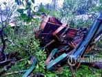 Pohon-tumbang-di-Lingga-2.jpg