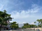 Potret-langit-Batam-Center-Jumat-1010-pagi-hari-berawan.jpg