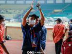 Putra-Siregar-saat-nonton-pertandingan-FC-Bekasi-City.jpg