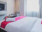 RedDoorz-Plus-near-Pantai-Coastarina-2.jpg