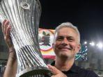 Setelah-dipecat-AS-Roma-Jose-Mourinho-terima-tawaran-ke-Liga-Arab-Saudi.jpg