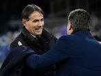 Simone-Inzaghi-bersalaman-dengan-Walter-Mazzari-usai-laga-Napoli-vs-Inter-Milan.jpg