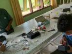 Siswa-MTs-Negeri-Lingga-Rakit-Bell-Listrik-untuk-cerdas-cermat.jpg