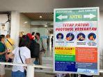 Suasana-arus-penumpang-di-pintu-masuk-Pelabuhan-Domestik-Karimun-Rabu-412023.jpg
