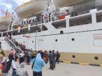 Suasana-arus-penumpang-kapal-pelni-KM-Bukit-Raya.jpg