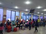 Suasana-ruang-tunggu-Pelabuhan-Domestik-Karimun-yang-dipadati-penumpang-442023.jpg