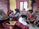 Tersentuh-Kondisi-Warganya-Kapolres-Anambas-Jenguk-Ibu-Buta-dan-Anak-Hidrosefalus.jpg