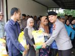 Wujud-Kepedulian-Sosial-Ditpamobvit-Polda-Kepri-Salurkan-Ratusan-Paket-Beras-Murah.jpg