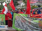 aksi-buruh-di-batam-centre-selasa-152018_20180501_113112.jpg