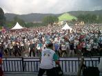 aksi-tukul-arwana-tengah-senam-zumba-di-atas-panggung-di-acara-melangkah-dan-gowes-bp-batam_20161029_083327.jpg