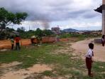 alat-berat-mematangkan-lahan-di-samping-sdn-016-sei-lekop-sagulung_20160426_142910.jpg