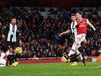 arsenal-menang-telak-4-0-vs-newcastle-mesut-oezil-cetak-1-gol.jpg