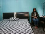 artis-peran-luna-maya-saat-berkunjung-ke-kamar-suzzanna_20181014_113230.jpg