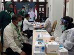 aunur-rafiq-jalani-rapid-test-di-kantor-dpp-pkb.jpg