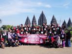 awak-media-berfoto-dengan-latar-candi-prambanan-saat_20160513_195508.jpg<pf>vice-president-ict-network-management-area-sumatera-telkomsel-andrias-indra_20160513_195712.jpg