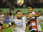 bali-united-vs-madura-united_20180203_230423.jpg