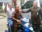 balon-wakil-bupati-natuna-muhammad-yunus_20150731_172153.jpg