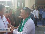 bupati-anambas-abdul-haris-saat-menyambut-investor.jpg