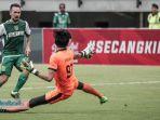 debut-damian-lizio-bersama-persebaya-surabaya-cetak-satu-gol.jpg