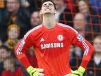 ekspresi-thibaut-courtois-setelah-melakukan-blunder_20150612_081716.jpg
