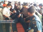 evakuasi-penumpang-fery-voc-batavia_20181011_193502.jpg