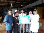 foto-penyerahan-bantuan_20180918_234926.jpg