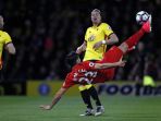 gelandang-liverpool-emre-can-melakukan-tendangan-salto_20170502_071844.jpg