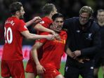 gelandang-liverpool-emre-can-tengah-melakukan-selebrasi-bersama-adam-lallana_20170824_130809.jpg