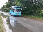 genangan-air-di-jalan-menuju-pelabuhan-sagulung.jpg