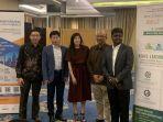green-building-council-indonesia-foto-bersama-penggelar-pameran-lainnya-di-singapura.jpg