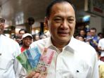 gubernur-bank-indonesia-agus-dw-martowardojo-menunjukkan-nkri_20161221_165703.jpg