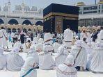 ilustrasi-jemaah-umrah-beribadah-di-masjidil-haram.jpg