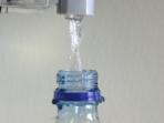 ilustrasi-mengisi-botol-dengan-air_20160812_180049.jpg