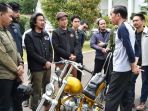 joko-widodo-dengan-modifikator-motor-chopperland_20180121_090321.jpg