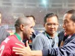 jokowi-dan-timnas_20161204_002933.jpg