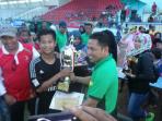 juara-turnamen-u14_20161106_225008.jpg