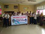 kadisdik-kepri-bersama-siswa-sman26.jpg