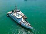 kapal-bakamla-ri-jemput-2-nelayan-batam-di-perbatasan-indonesia-malaysia.jpg
