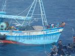 kapal-ikan-asing-diamankan-kp-orca-02-di-perairan-natuna_20161120_203539.jpg