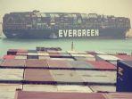 kapal-kargo-sepanjang-400-meter-mv-ever-given-kandas-membelintang-terusan-suez.jpg