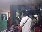 keluarga-korban-sedang-menunggu-di-depan-icu.jpg