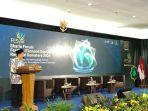 kepala-BI-Kepri-Suryono-dan-mahasiswa-dalam-acara-seminar-ekonomi-dan-keuangan-syariah.jpg