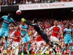 kiper-arsenal-petr-cech_20150809_230024.jpg