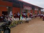 kondisi-sdn-013-sekupang-batam-tepatnya-di-belakang-perumahan-grand-victoria-marina_20160725_155956.jpg